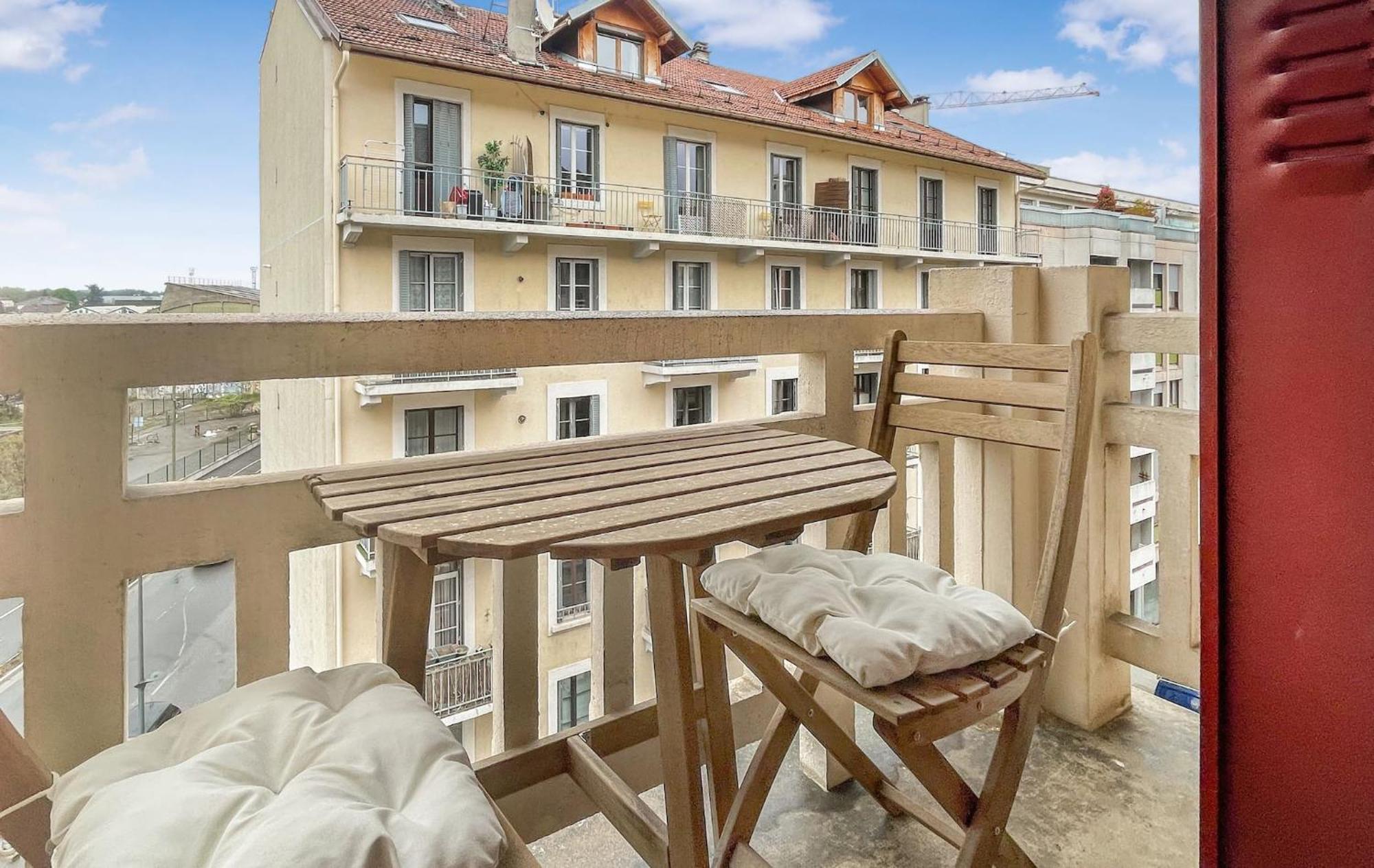 Homey Awesome - Proche Gare Et Tram - Centre-Ville - Balcon Prive - Wifi Gratuit Annemasse Luaran gambar